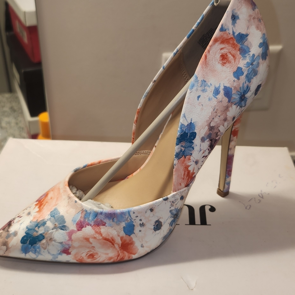 Cute pumps - Picture 3 of 4